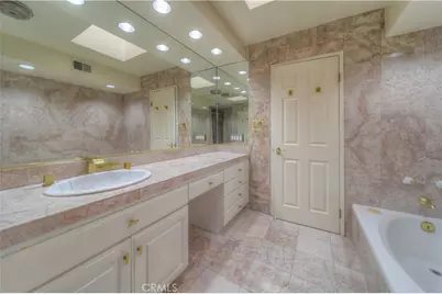 18100 Burbank #14, Tarzana, CA 91356 - Photo 58