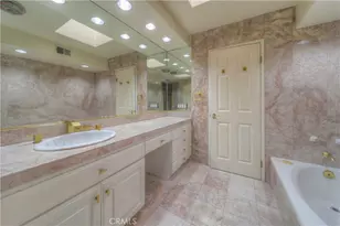18100 Burbank, Tarzana, CA 91356 - Photo 58