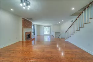 18100 Burbank, Tarzana, CA 91356 - Photo 20