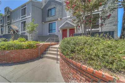 18100 Burbank #14, Tarzana, CA 91356 - Photo 4