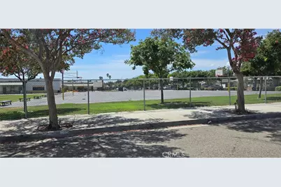 559 W 25th, San Bernardino, CA 92405 - Photo 12