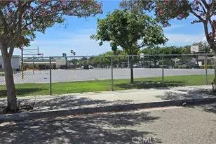 559 W 25th, San Bernardino, CA 92405 - Photo 12