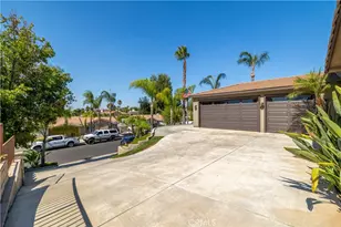 31028 Emperor Dr, Canyon Lake, CA 92587 - Photo 2
