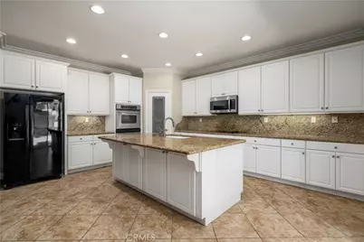 31028 Emperor Drive, Canyon Lake, CA 92587 - Photo 12