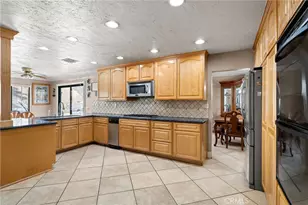 8433 Tamarind, Riverside, CA 92509 - Photo 10