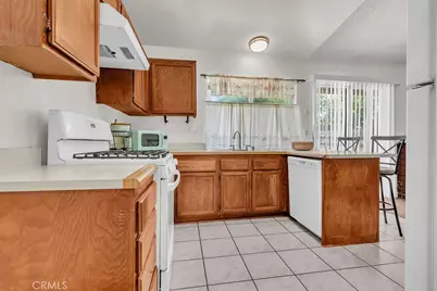910 S Larch, Rialto, CA 92316 - Photo 16