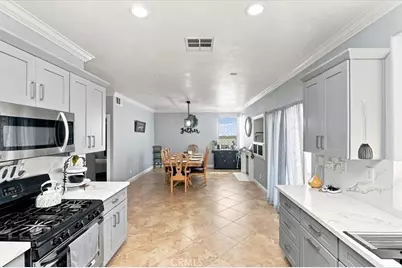 14993 Oak Spring, Fontana, CA 92336 - Photo 24