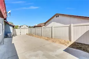 4595 Acapulco St, San Bernardino, CA 92407 - Photo 32