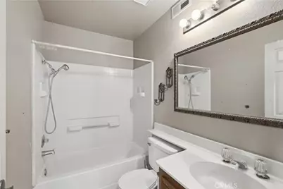 14323 La Crescenta, Victorville, CA 92392 - Photo 6