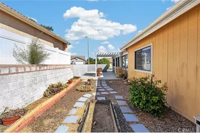 10776 Cherry Hilsl, Cherry Valley, CA 92223 - Photo 24
