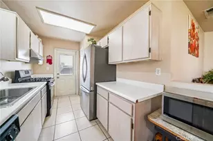 17956 Kendall Cir, Adelanto, CA 92301 - Photo 14