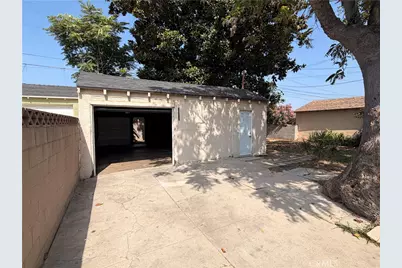 8947 S Denker, Los Angeles, CA 90047 - Photo 12