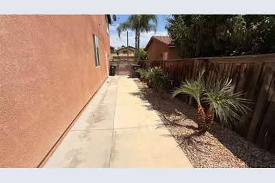 17289 Woodentree Lane, Riverside, CA 92503 - Photo 40