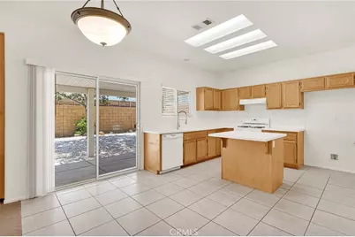 13085 Camden, Victorville, CA 92392 - Photo 8