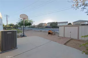 9426 Tamarisk, Hesperia, CA 92345 - Photo 36