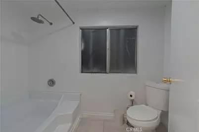 9426 Tamarisk #21, Hesperia, CA 92345 - Photo 32
