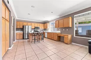 25075 Bonnet Cir, Menifee, CA 92584 - Photo 8