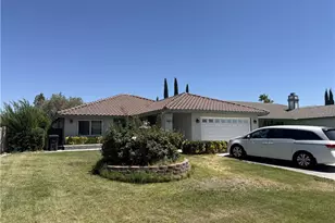 12825 Bermuda Dunes, Victorville, CA 92395 - Photo 2