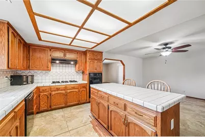 575 Lauresa, Hemet, CA 92544 - Photo 8
