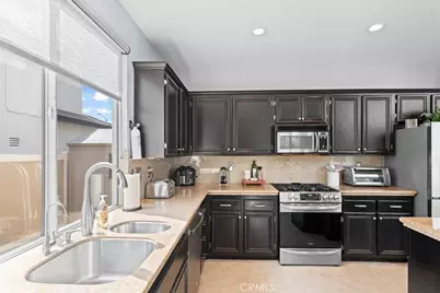 515 Rembrandt, Corona, CA 92882 - Photo 6
