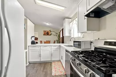 1930 Calaveras, Pinon Hills, CA 92372 - Photo 8