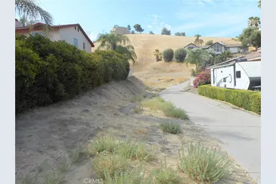 163 Lasson, Canyon Lake, CA 92587 - Photo 2