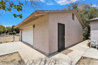 15212 Dos Palmas, Victorville, CA 92392 - Photo 38