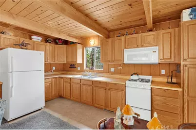 1140 Mitchell, Big Bear City, CA 92314 - Photo 14