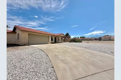 14409 Riverside, Hesperia, CA 92345 - Photo 4
