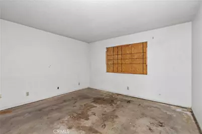 692 S Carmalita, Hemet, CA 92543 - Photo 18
