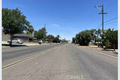 4497 N Chestnut, Fresno, CA 93726 - Photo 2