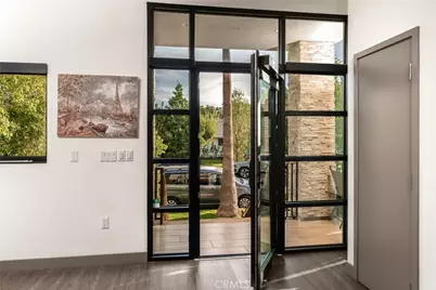 18717 Redwing, Tarzana, CA 91356 - Photo 4