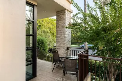 18717 Redwing, Tarzana, CA 91356 - Photo 30