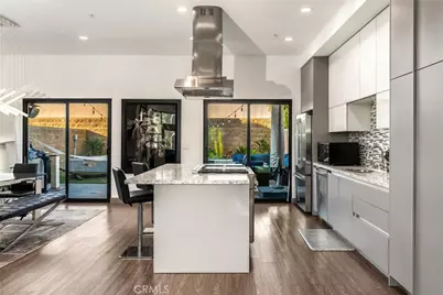 18717 Redwing, Tarzana, CA 91356 - Photo 10