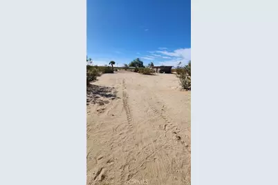 67826 Daisy, 29 Palms MCB, CA 92277 - Photo 2