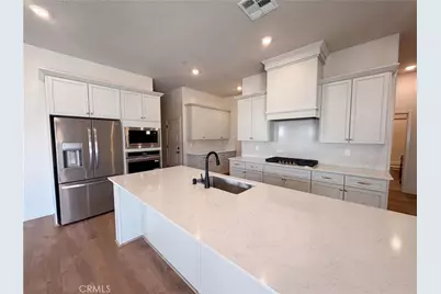 2246 N Marion, Clovis, CA 93619 - Photo 2