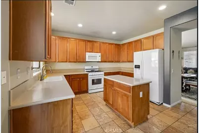 16735 Desert Star, Victorville, CA 92394 - Photo 16