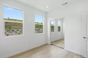 27308 Bear Creek Ln, Valencia, CA 91381 - Photo 26