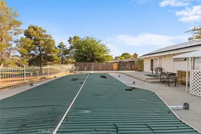 16092 Lakewood Place, Victorville, CA 92395 - Photo 6