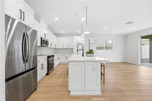 23720 Wilcox Dr, Newhall, CA 91321 - Photo 6