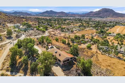 30321 Norden, Homeland, CA 92548 - Photo 10
