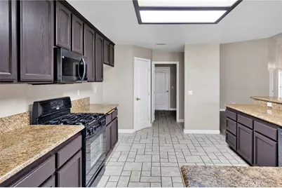13520 Driftwood Drive, Victorville, CA 92395 - Photo 20