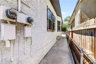 427 E 43rd St, Los Angeles, CA 90011 - Photo 12
