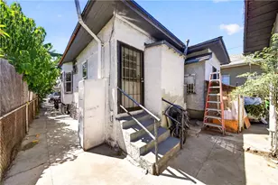 427 E 43rd St, Los Angeles, CA 90011 - Photo 16