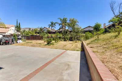 10808 Breezy Meadow, Moreno Valley, CA 92557 - Photo 20