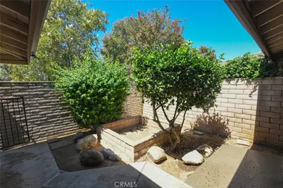 5468 Apricot Lane, Riverside, CA 92506 - Photo 4