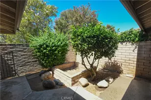 5468 Apricot Ln, Riverside, CA 92506 - Photo 4