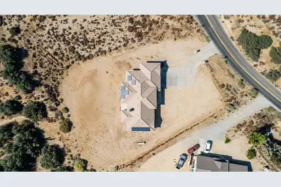 6890 Oak Hill Road, Oak Hills, CA 92344 - Photo 38