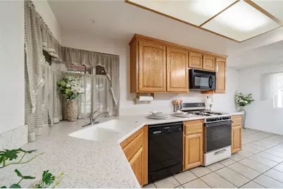 9771 Kaiser Court, Fontana, CA 92335 - Photo 14