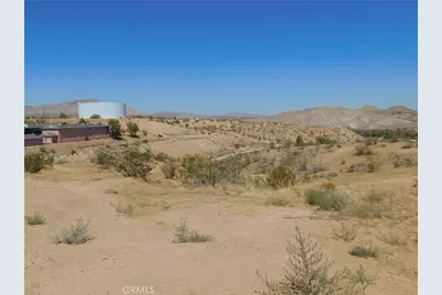 16519 Avalon Avenue, Victorville, CA 92395 - Photo 10
